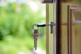 close-up-door-keyhole-101808