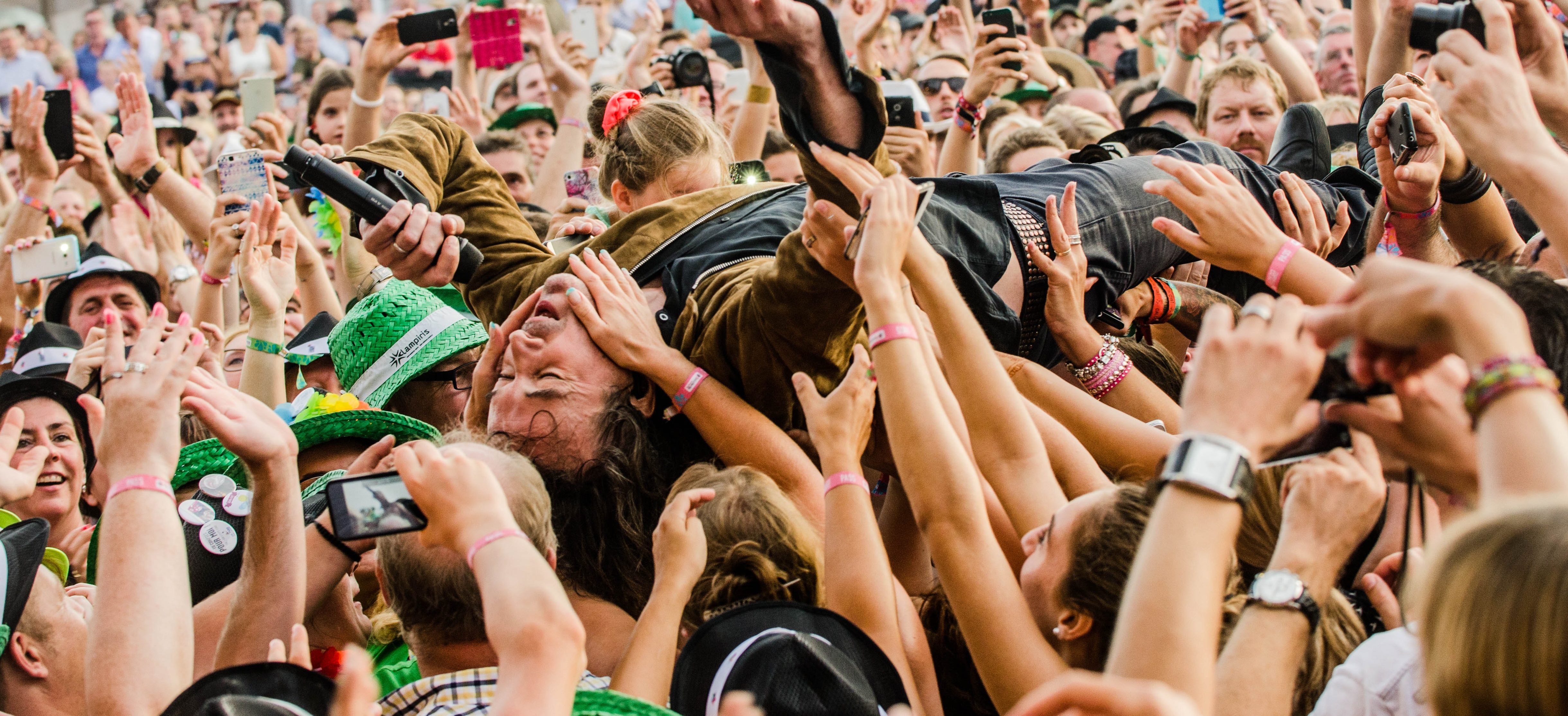 audience-concert-crowd-167591